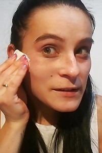 Lexi Dona Takes Off Her Makeup In This Pictures